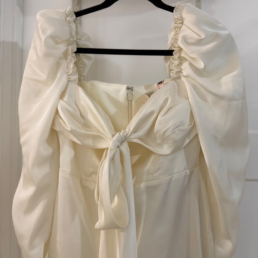 NWT House of CB‎ MAIA Ivory Satin Puff Sleeve Tie Front Mini Dress Bridal Small - Picture 3 of 7
